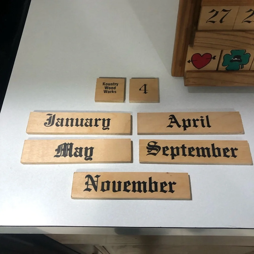 Vintage Wooden Perpetual Calendar Noah's Ark - Picture 5 of 16